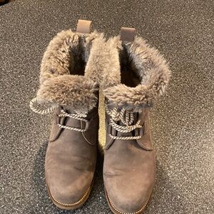EMU women’s Preston boot in size 9